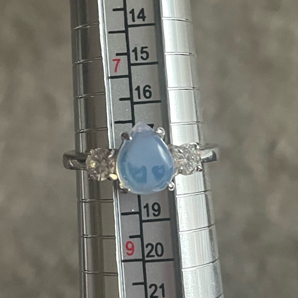 💛 2/$20 💛 Fragrant Jewels ring. Sz 8